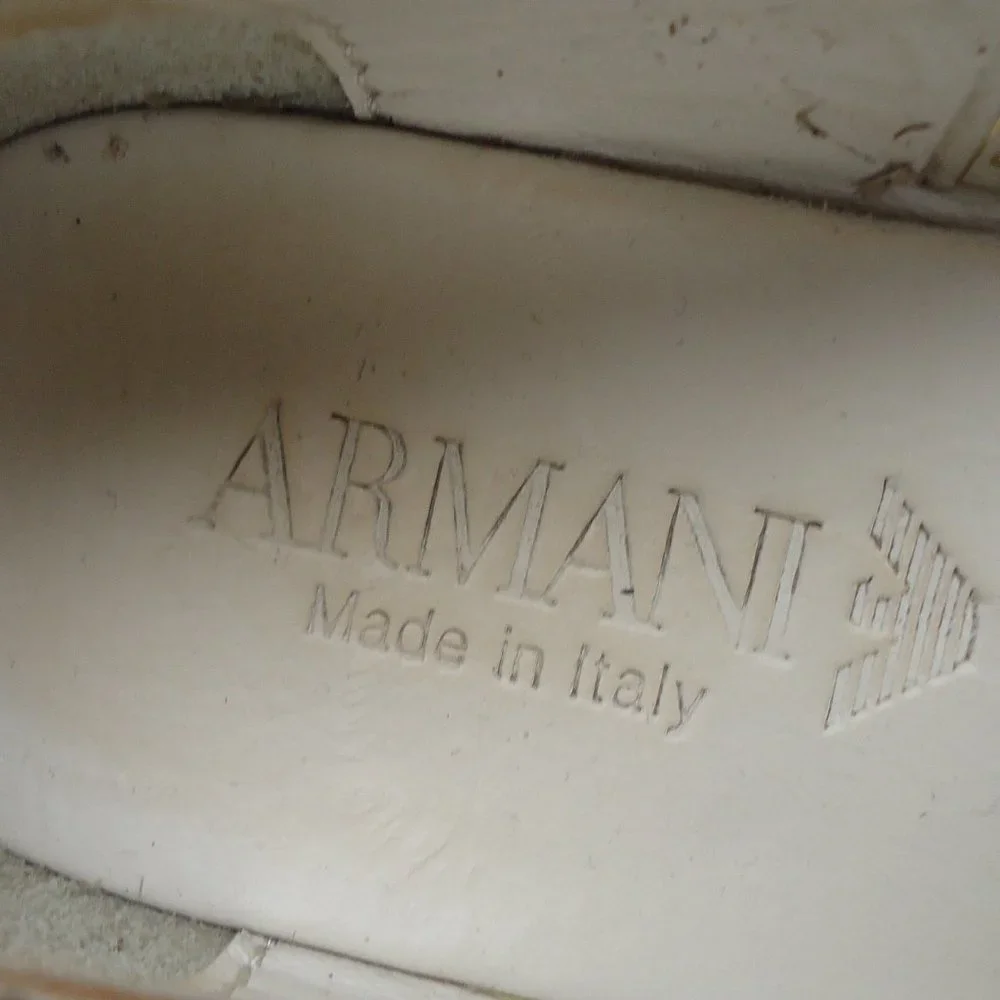 SIZE 24. Armani baby Mary Janes navy patent leather shoes.